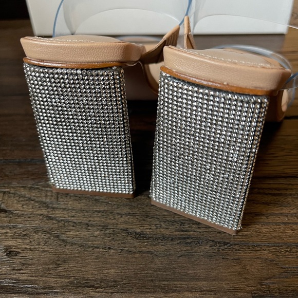 SCHUTZ
Ariellen Vinyl Crystal Block-Heel Sandals size 5.5 - Picture 7 of 7